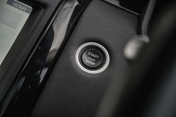 2020 Land Rover Discovery SD6 SE Series 5