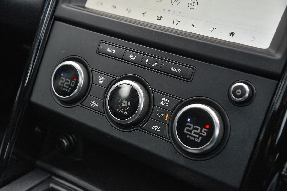 2020 Land Rover Discovery SD6 SE Series 5