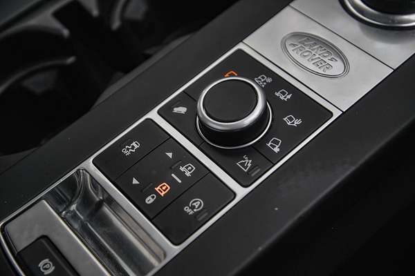 2020 Land Rover Discovery SD6 SE Series 5
