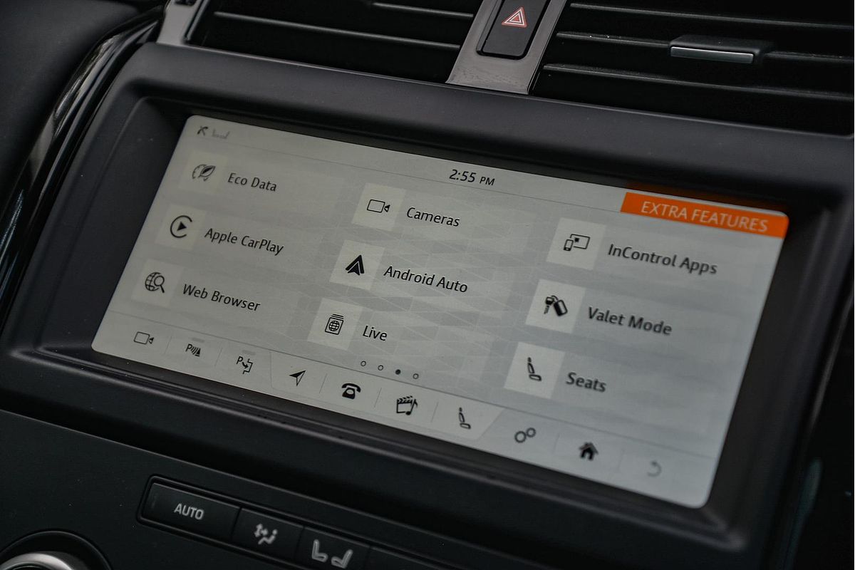 2020 Land Rover Discovery SD6 SE Series 5