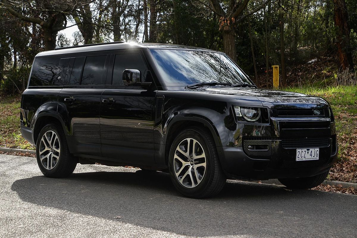 2023 Land Rover Defender 130 P400 SE L663