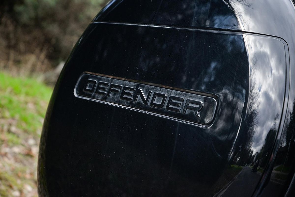 2023 Land Rover Defender 130 P400 SE L663