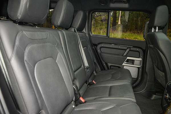2023 Land Rover Defender 130 P400 SE L663