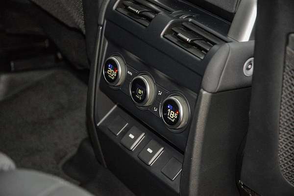 2023 Land Rover Defender 130 P400 SE L663