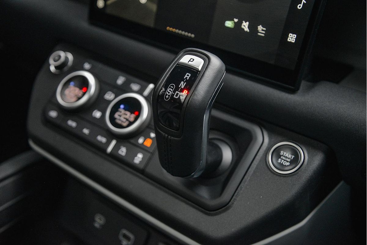 2023 Land Rover Defender 130 P400 SE L663