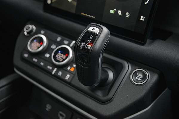 2023 Land Rover Defender 130 P400 SE L663