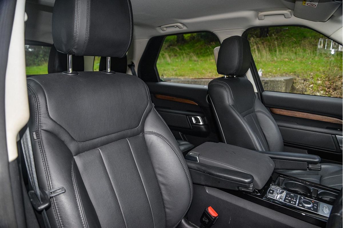 2018 Land Rover Discovery TD6 HSE Series 5