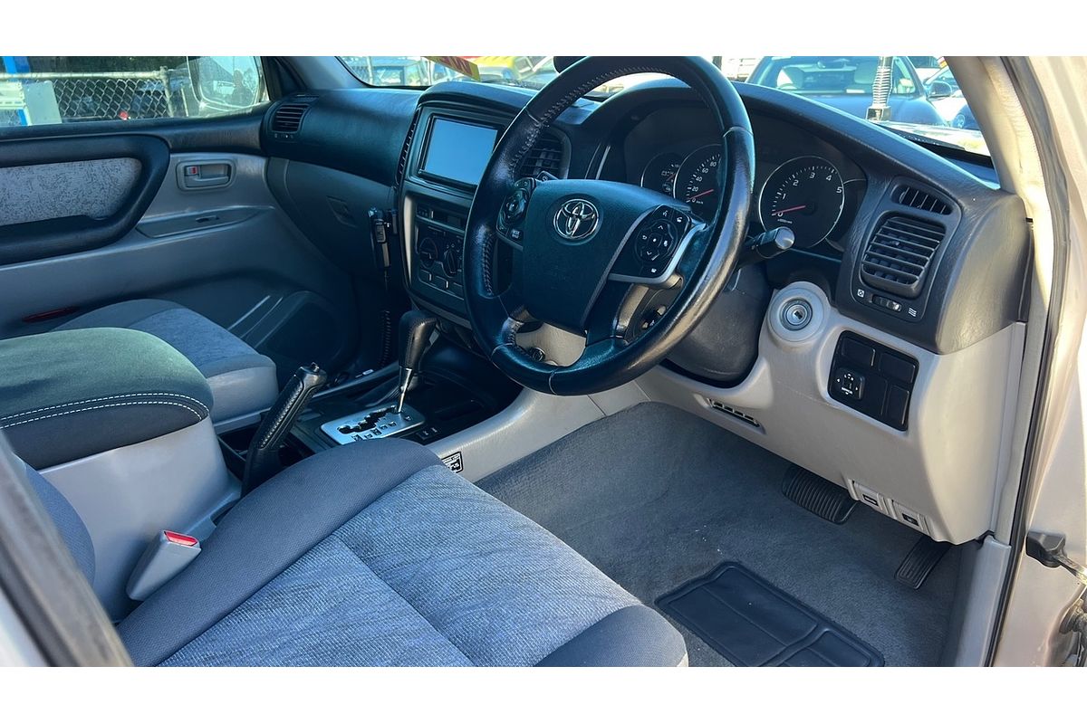 2003 Toyota Landcruiser GXL UZJ100R
