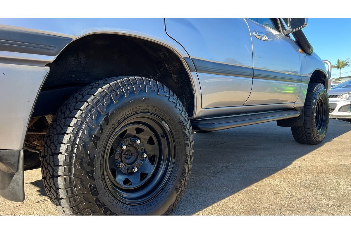 2003 Toyota Landcruiser GXL UZJ100R