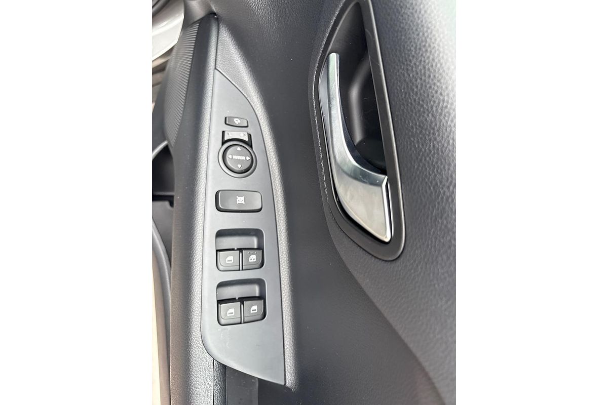 2024 Kia Stonic Sport YB