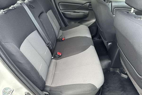 2021 Mitsubishi Triton GLX MR 4X4