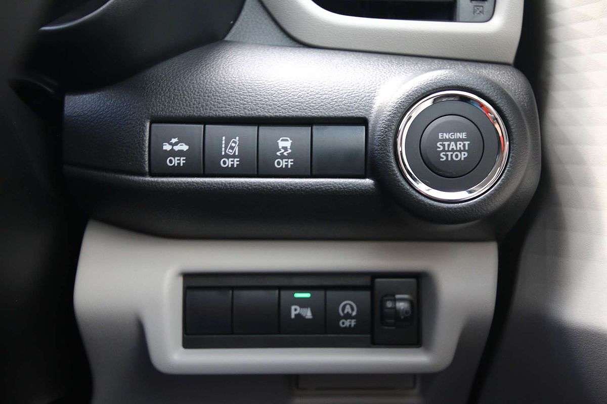 2024 Suzuki Swift Hybrid Plus UZ
