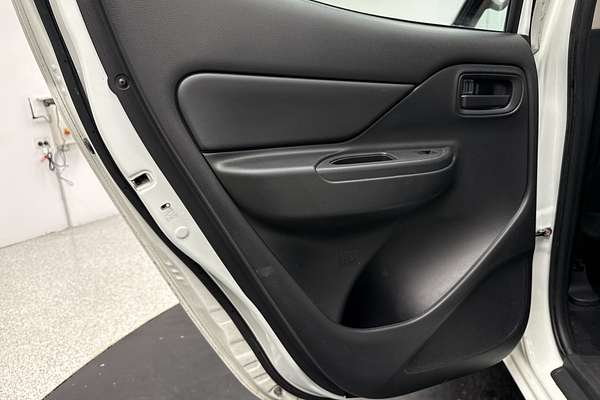 2019 Mitsubishi Triton GLX ADAS MR 4X4