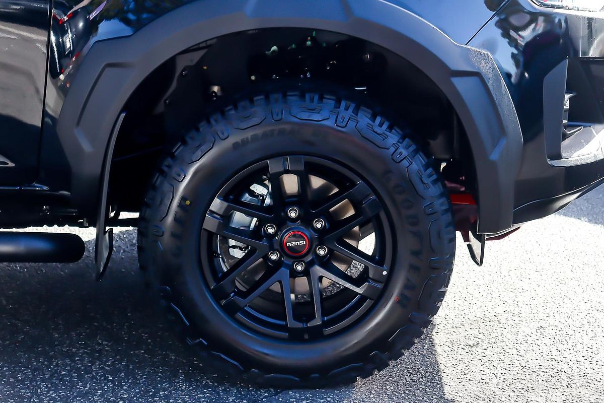 2025 Isuzu D-MAX BLADE 4X4
