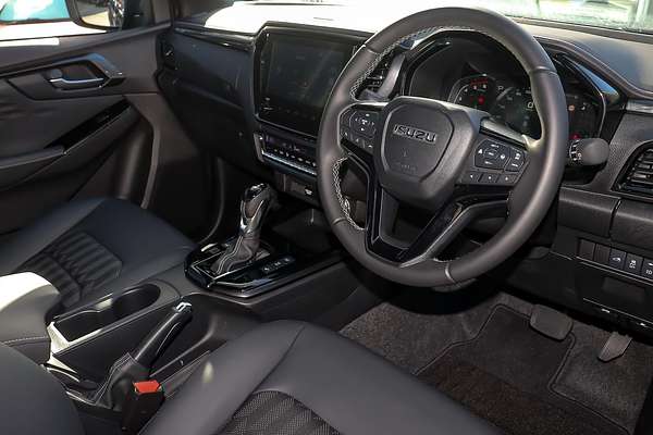 2025 Isuzu D-MAX BLADE 4X4