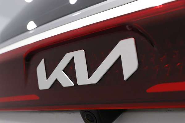 2023 Kia Carnival S KA4