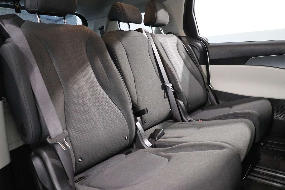 2023 Kia Carnival S KA4