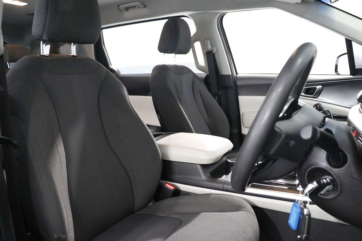 2023 Kia Carnival S KA4