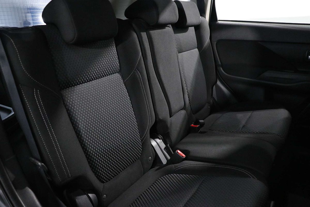 2021 Mitsubishi Outlander ES ZL