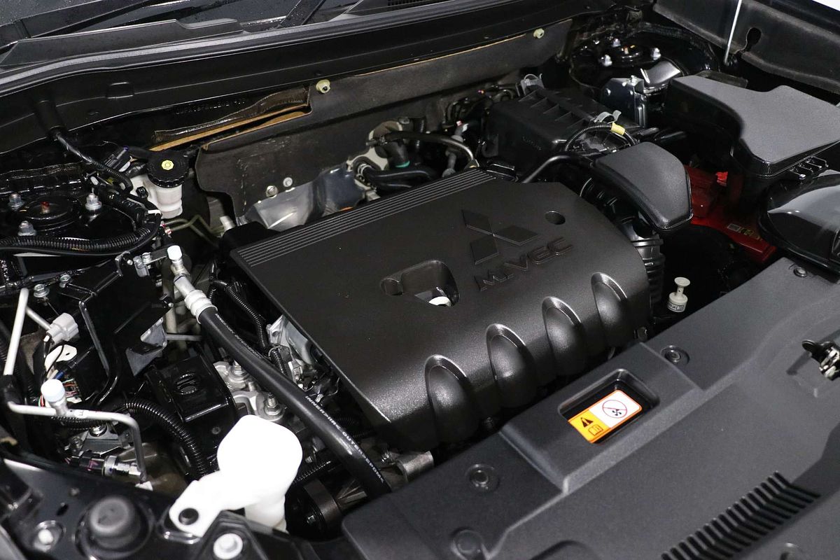 2021 Mitsubishi Outlander ES ZL