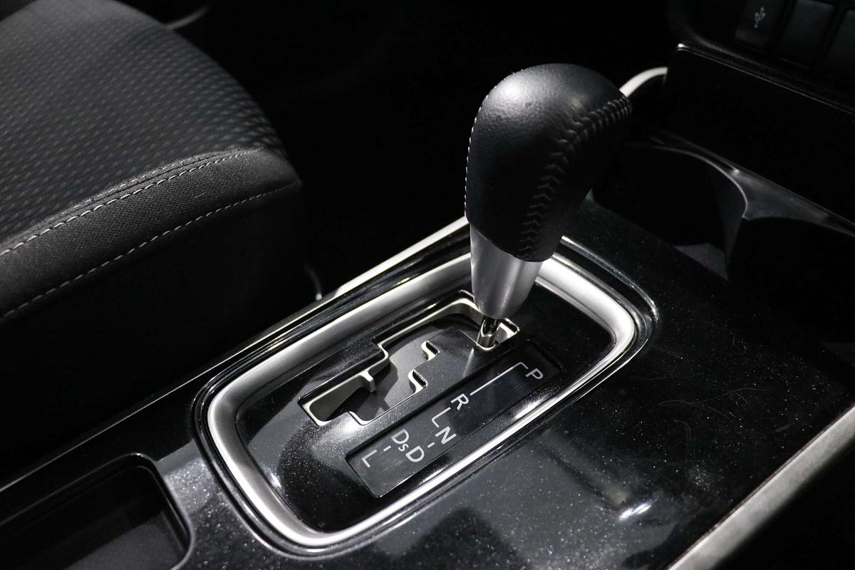 2021 Mitsubishi Outlander ES ZL