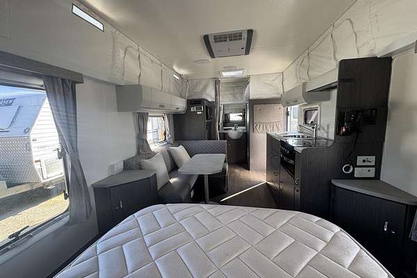 2018 Jayco Journey Deluxe 17.55-8.18Jd