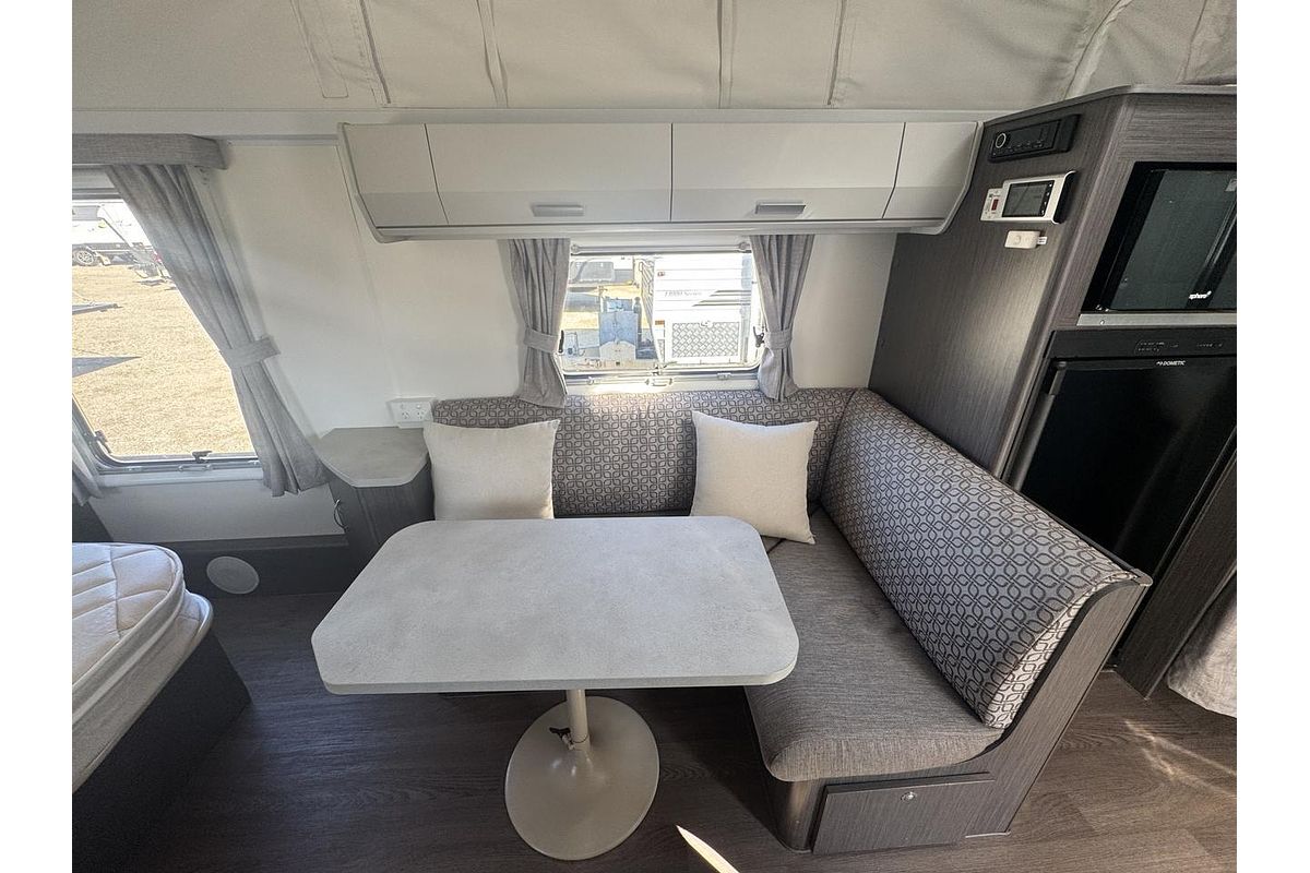 2018 Jayco Journey Deluxe 17.55-8.18Jd