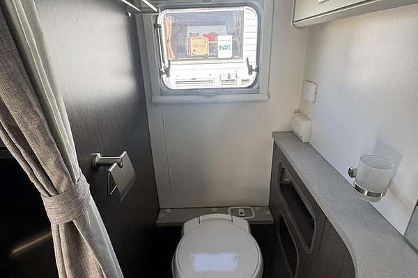 2018 Jayco Journey Deluxe 17.55-8.18Jd