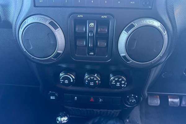 2014 Jeep Wrangler Unlimited Sport JK