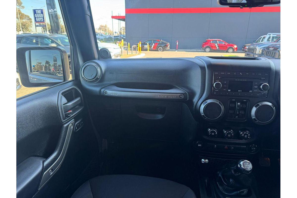 2014 Jeep Wrangler Unlimited Sport JK