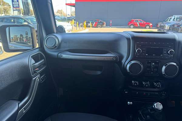 2014 Jeep Wrangler Unlimited Sport JK