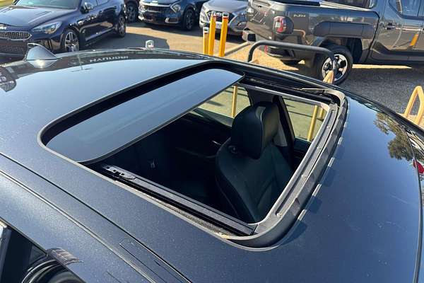 2012 BMW 5 Series 520i F10