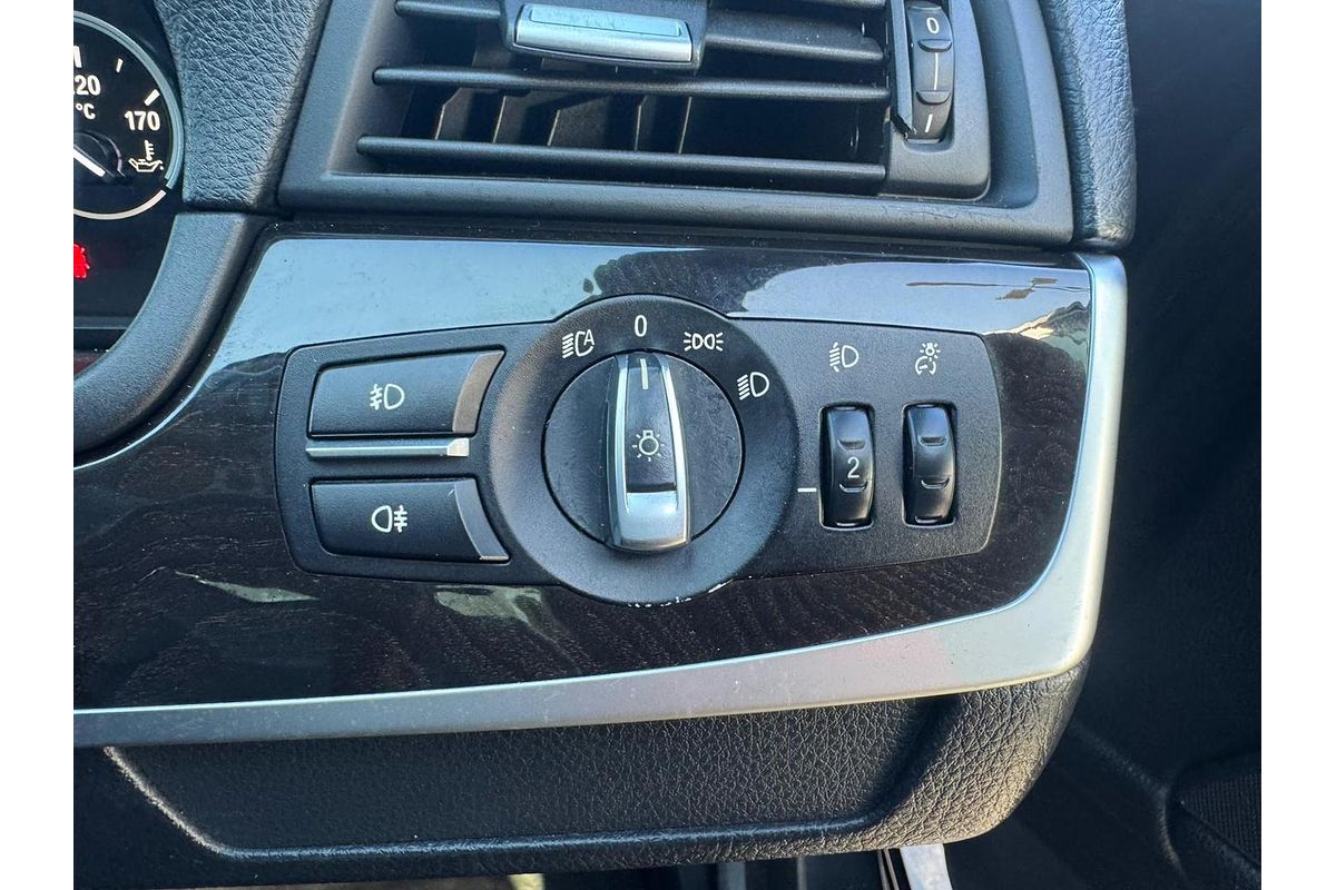 2012 BMW 5 Series 520i F10