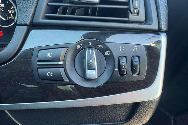 2012 BMW 5 Series 520i F10