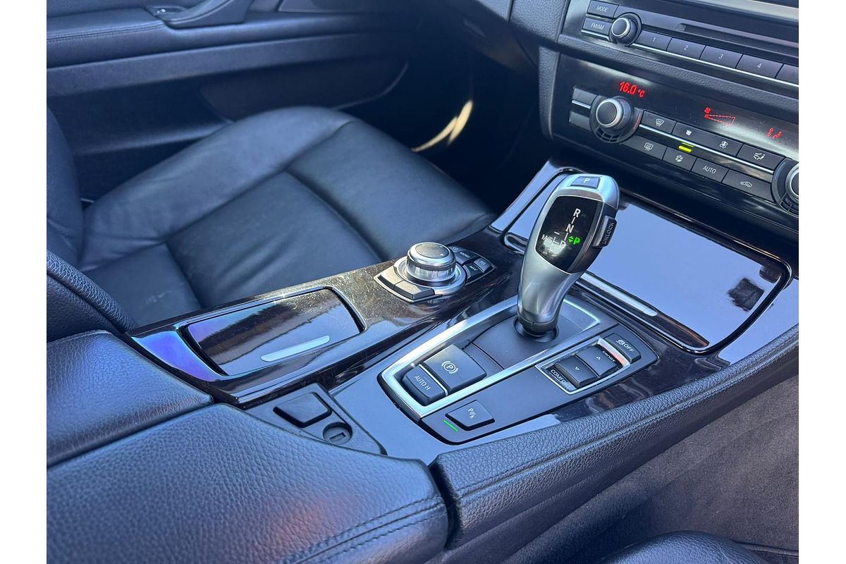 2012 BMW 5 Series 520i F10