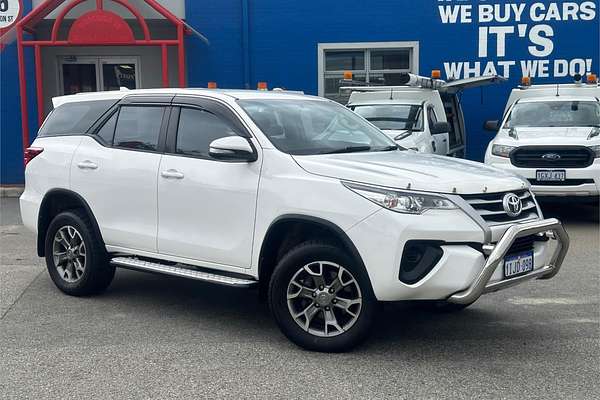2017 Toyota Fortuner GX GUN156R