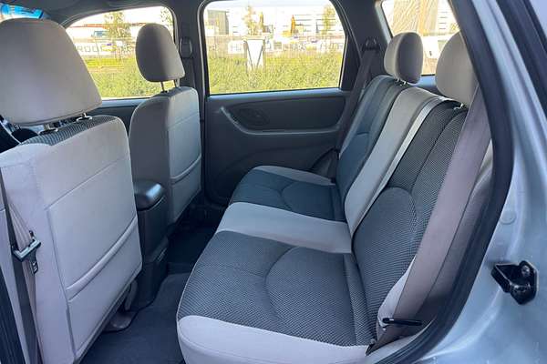 2004 Mazda Tribute Classic