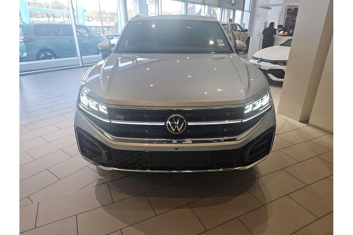 2025 Volkswagen Touareg 210TDI R-Line RC