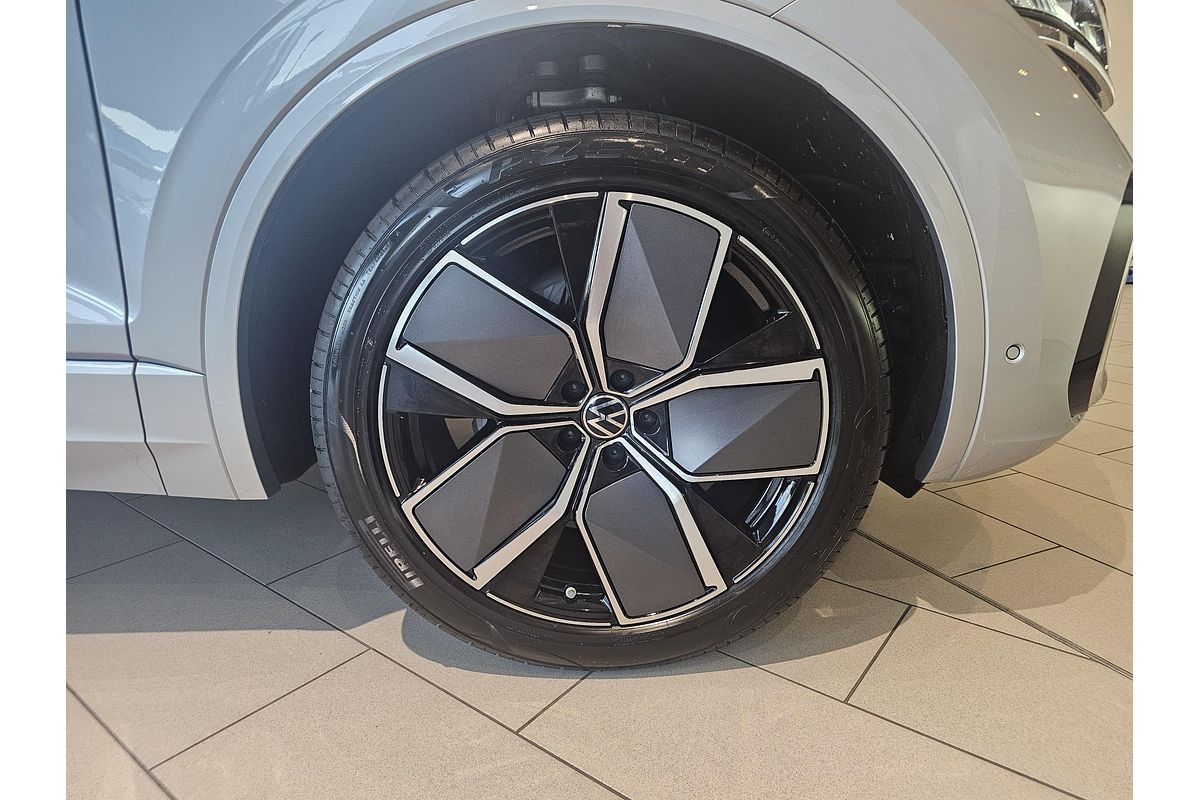 2025 Volkswagen Touareg 210TDI R-Line RC