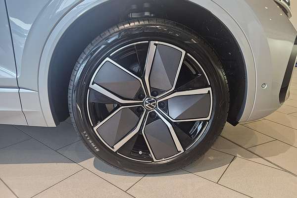2025 Volkswagen Touareg 210TDI R-Line RC