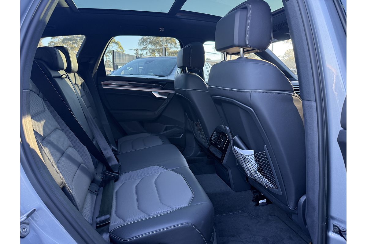 2023 Volkswagen Touareg 210TDI R-Line CR