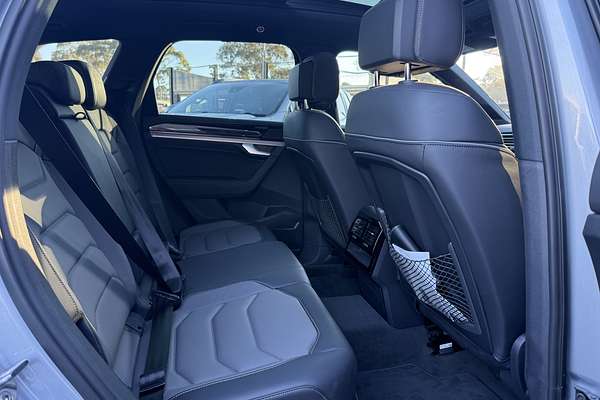 2023 Volkswagen Touareg 210TDI R-Line CR