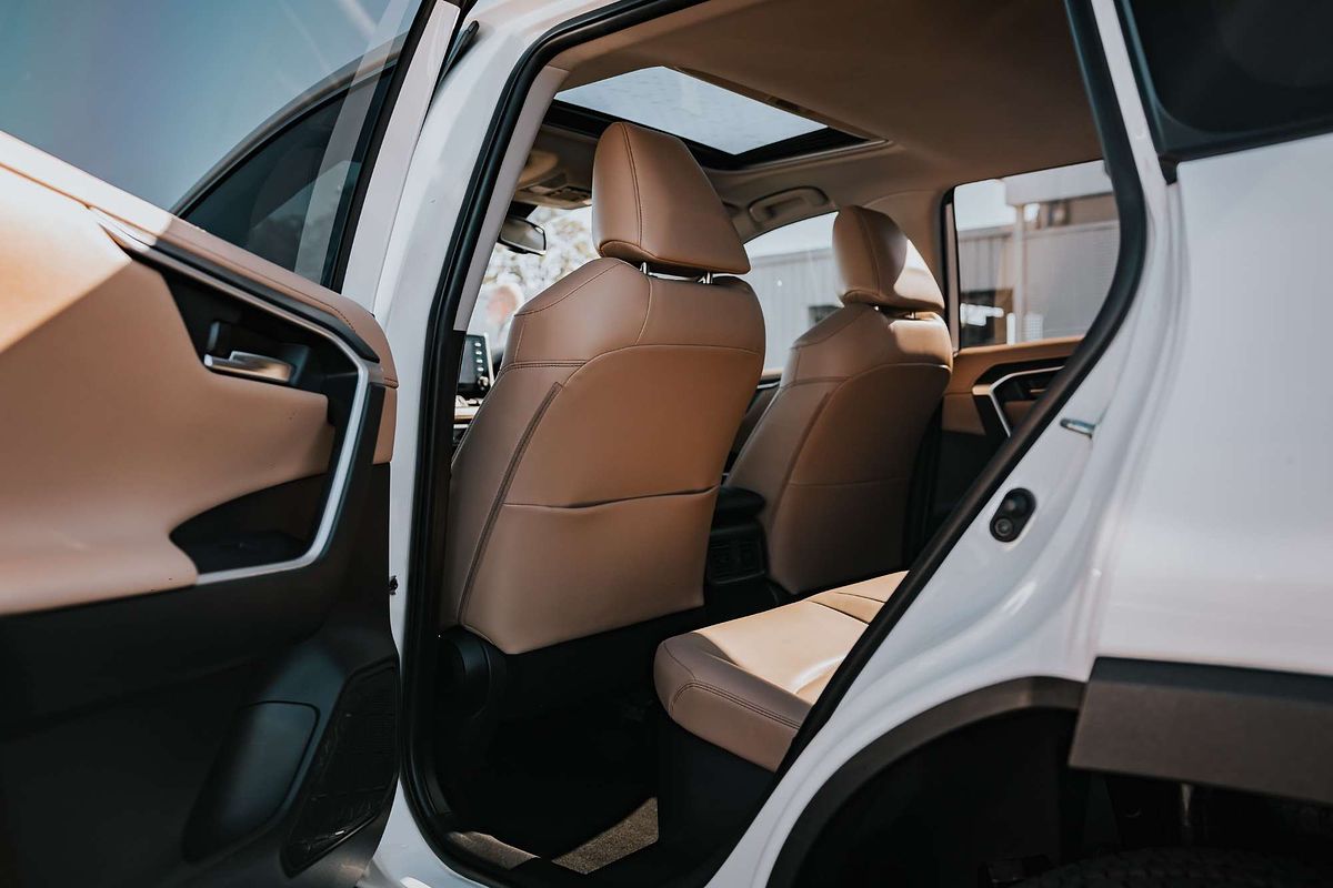 2019 Toyota RAV4 Cruiser AXAH54R