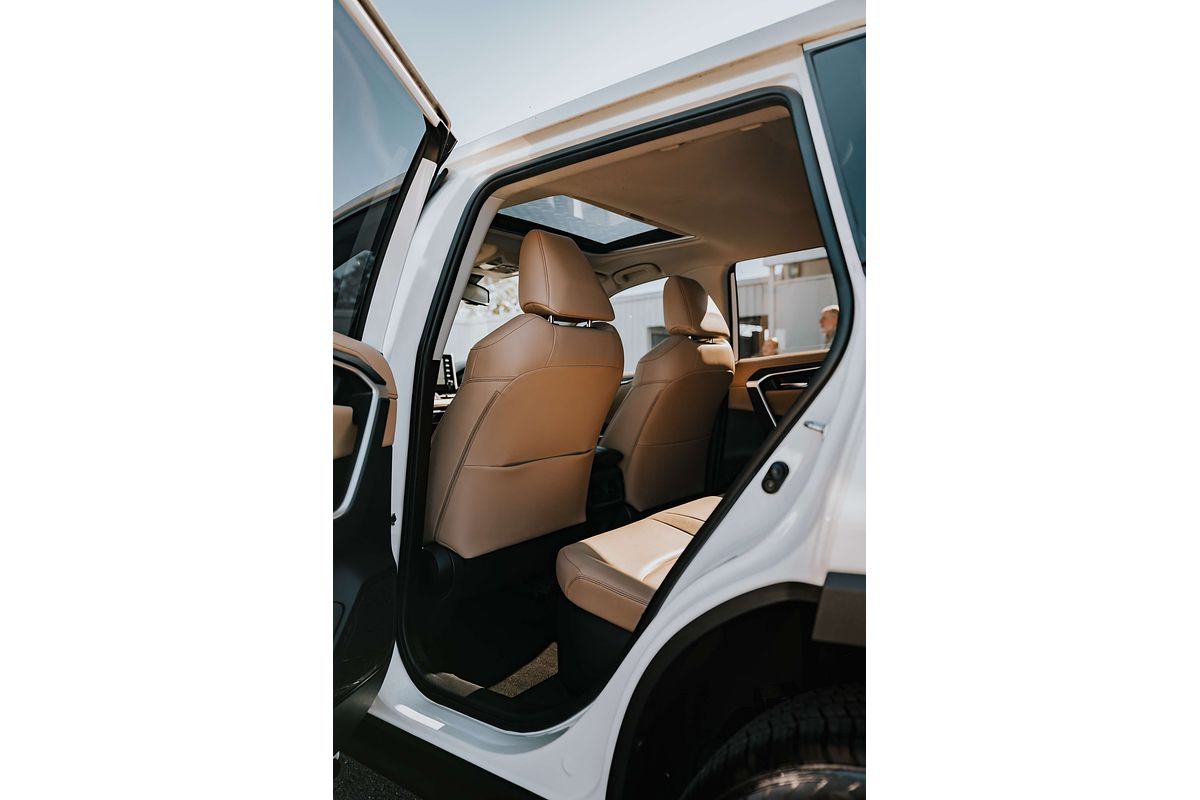 2019 Toyota RAV4 Cruiser AXAH54R