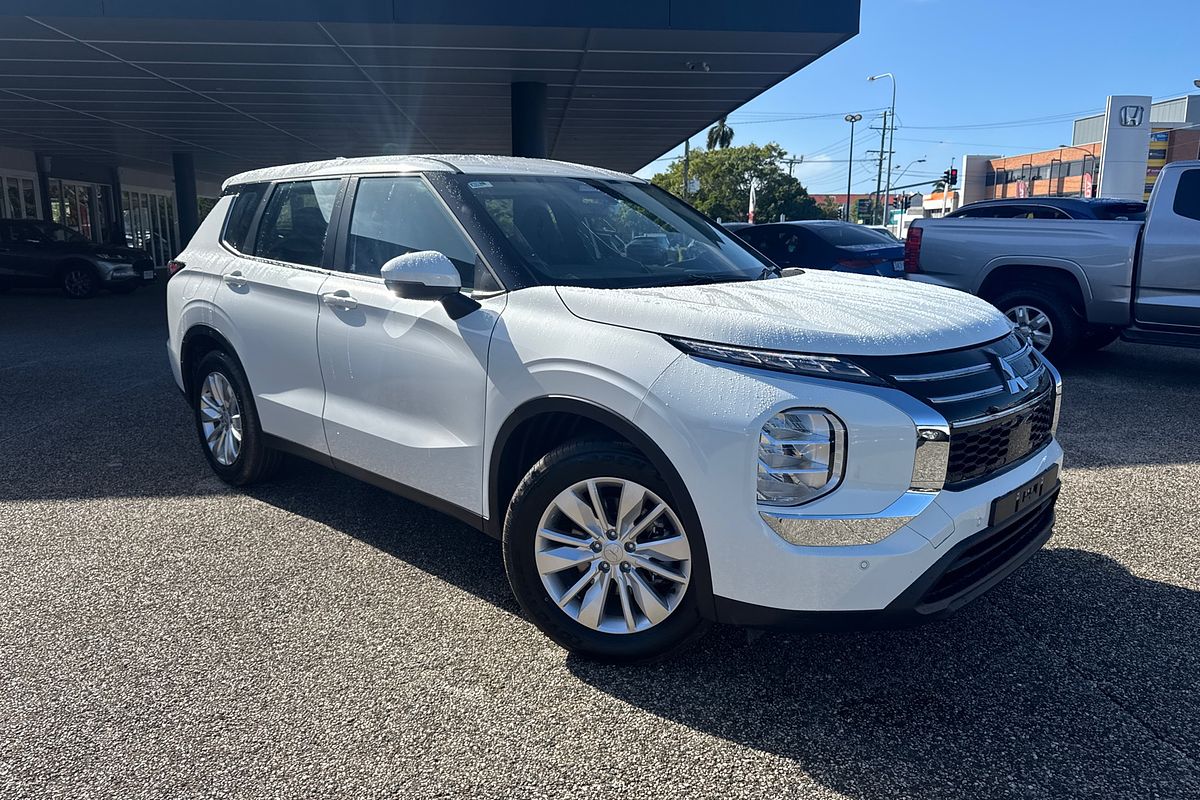 2025 Mitsubishi Outlander ES ZM