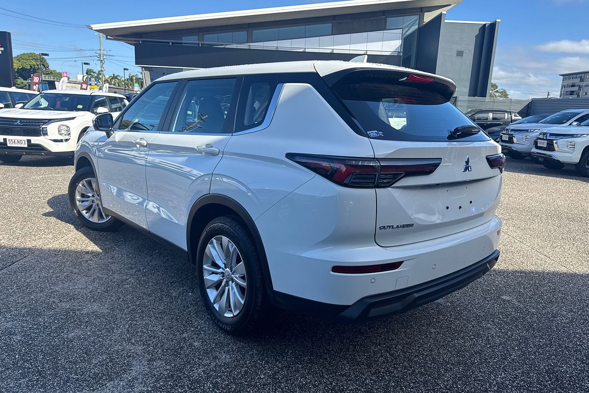 2025 Mitsubishi Outlander ES ZM