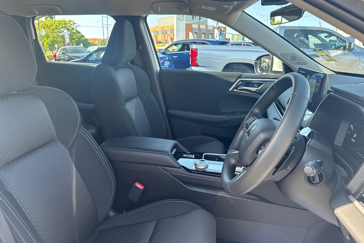 2025 Mitsubishi Outlander ES ZM