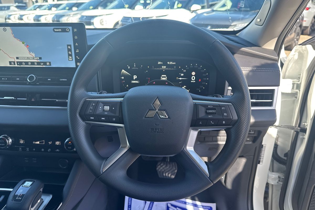 2025 Mitsubishi Outlander ES ZM