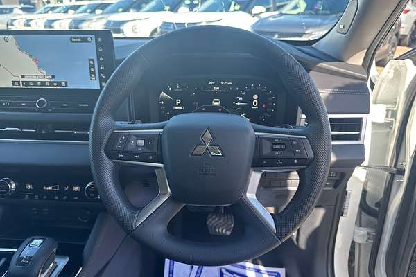 2025 Mitsubishi Outlander ES ZM