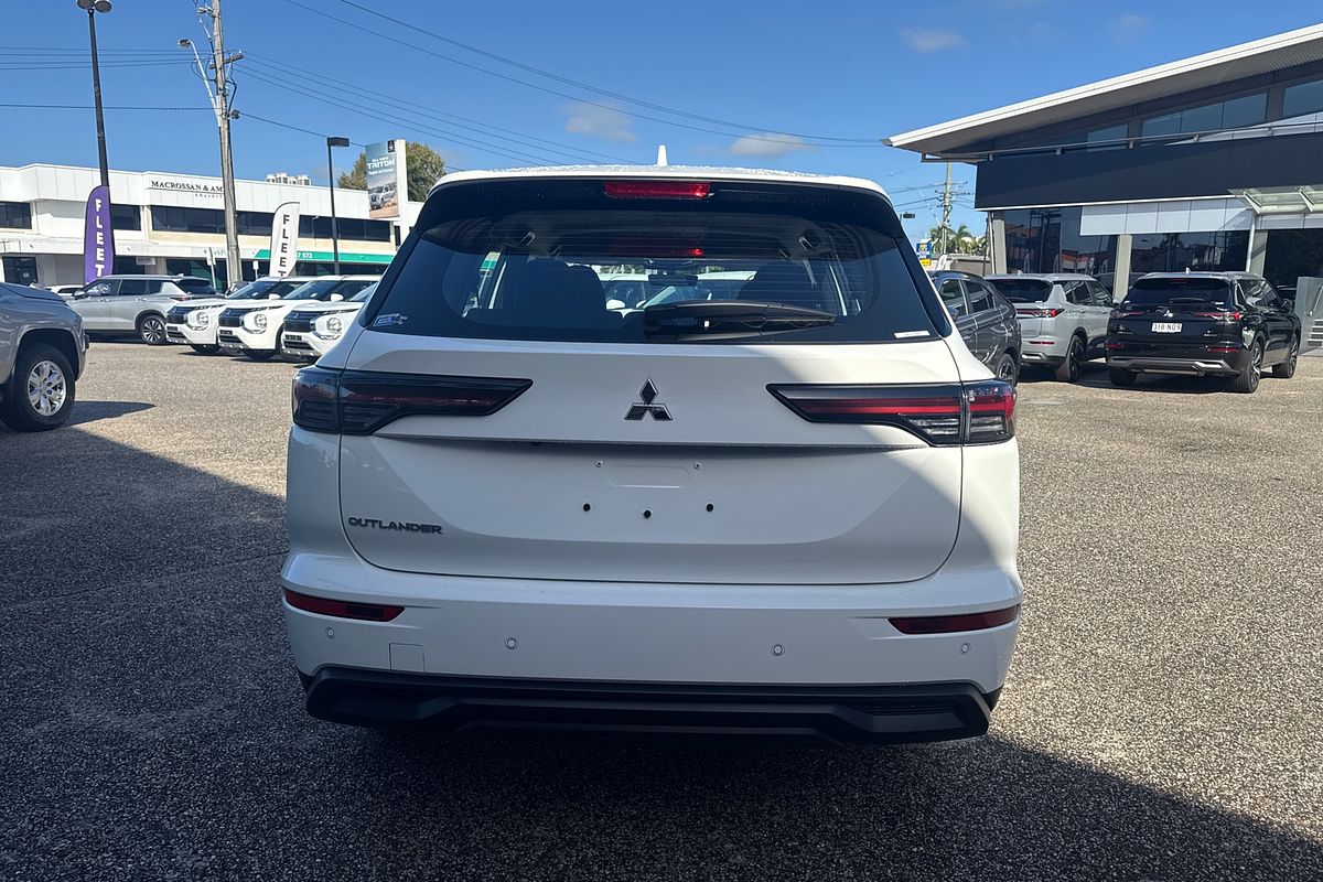 2025 Mitsubishi Outlander ES ZM